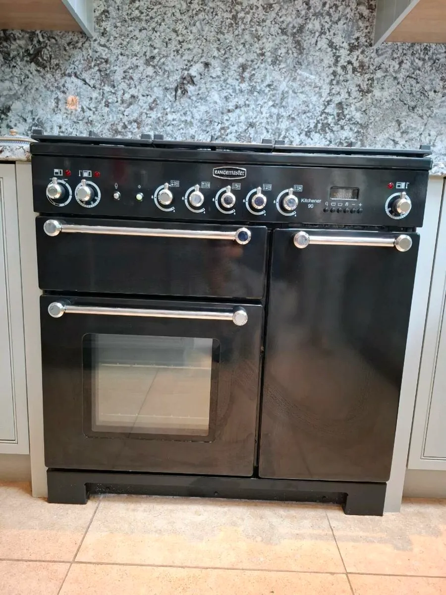 Oven - Image 1