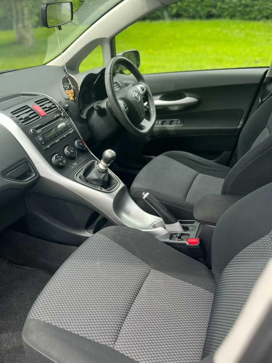 Toyota Auris D4D 1.4 Diesel Luna 5DR - Image 4