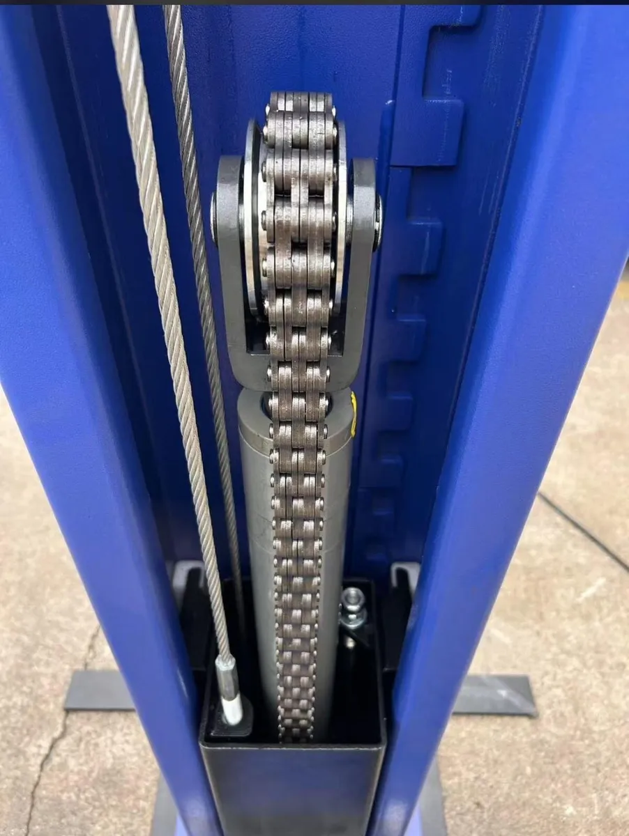 New 2 post car lifts back in stock✅€1900 delivered - Image 3