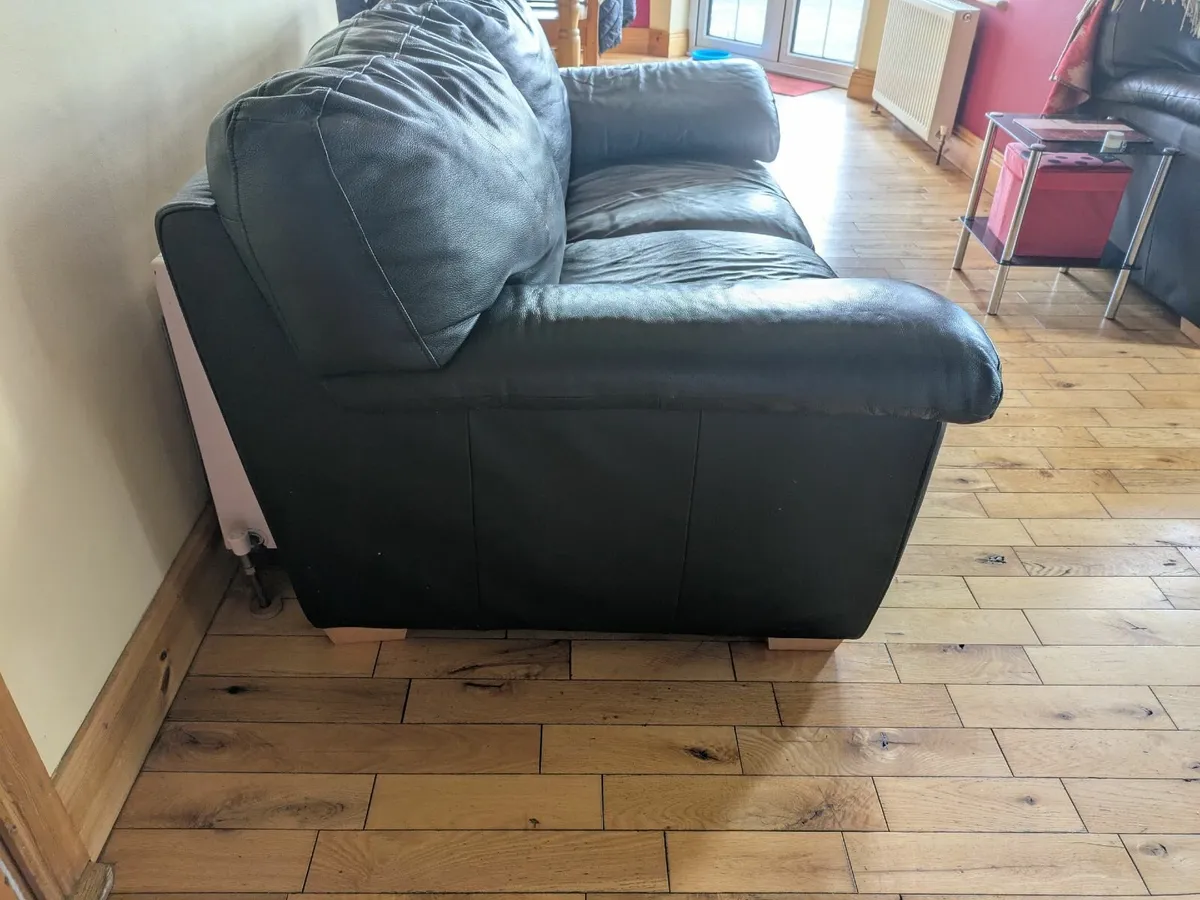 Real leather 2 seater couch - Image 3