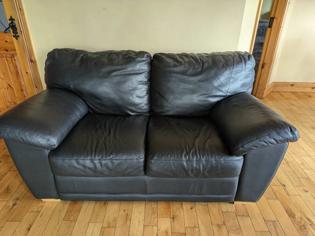 Real leather 2 seater couch - Image 4