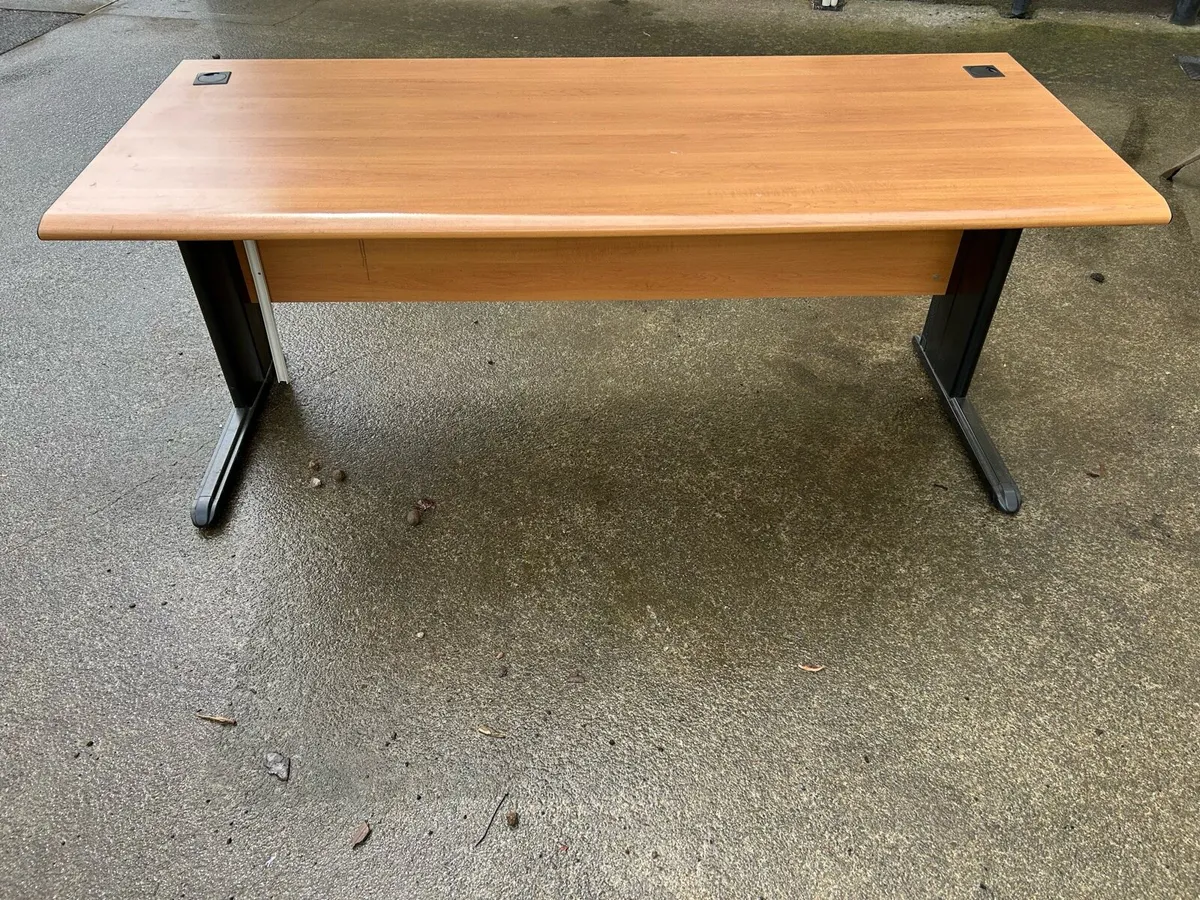 Office desk - Image 1