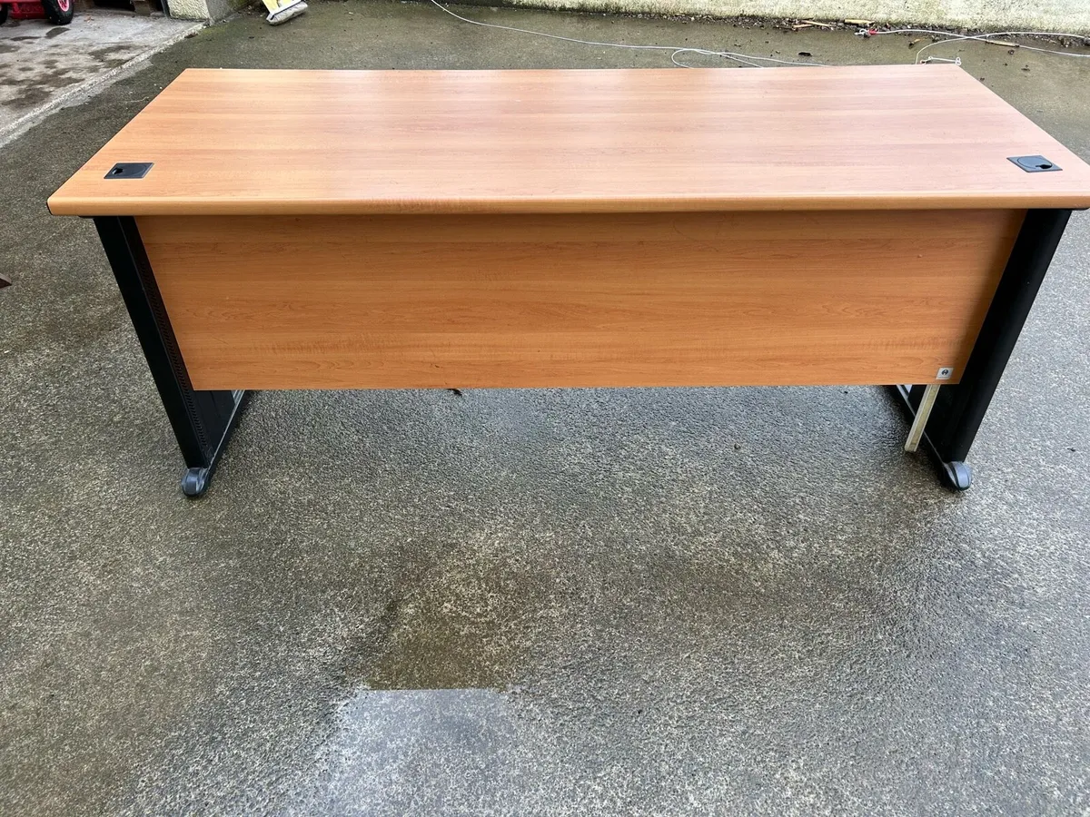 Office desk - Image 2