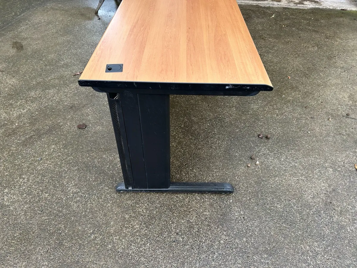 Office desk - Image 3