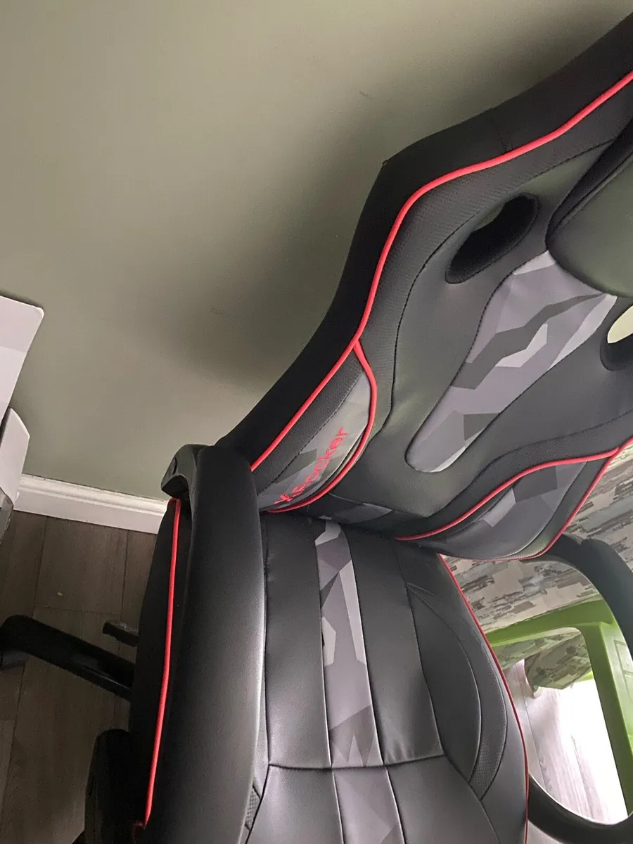 X-rocker gaming chair. - Image 3