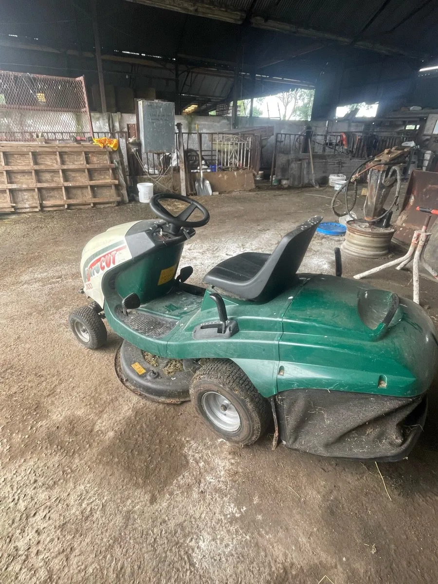 Ride on lawn mower - Image 4