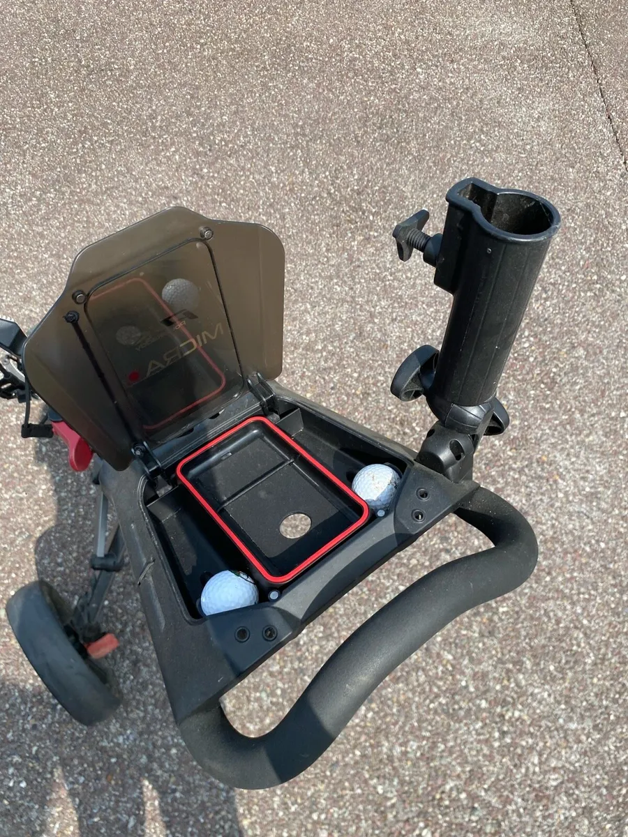 Golf trolley and taylormade bag - Image 4
