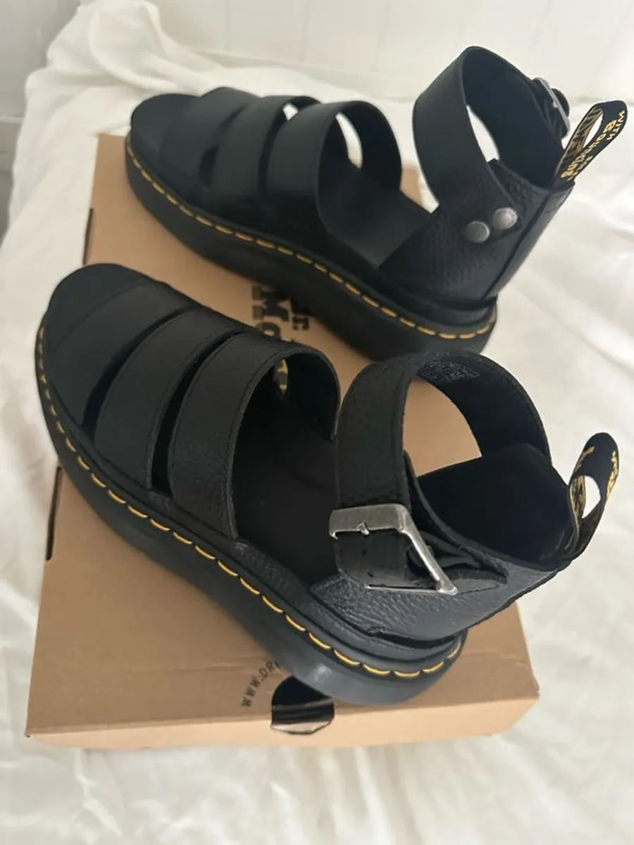 sandals - Image 1
