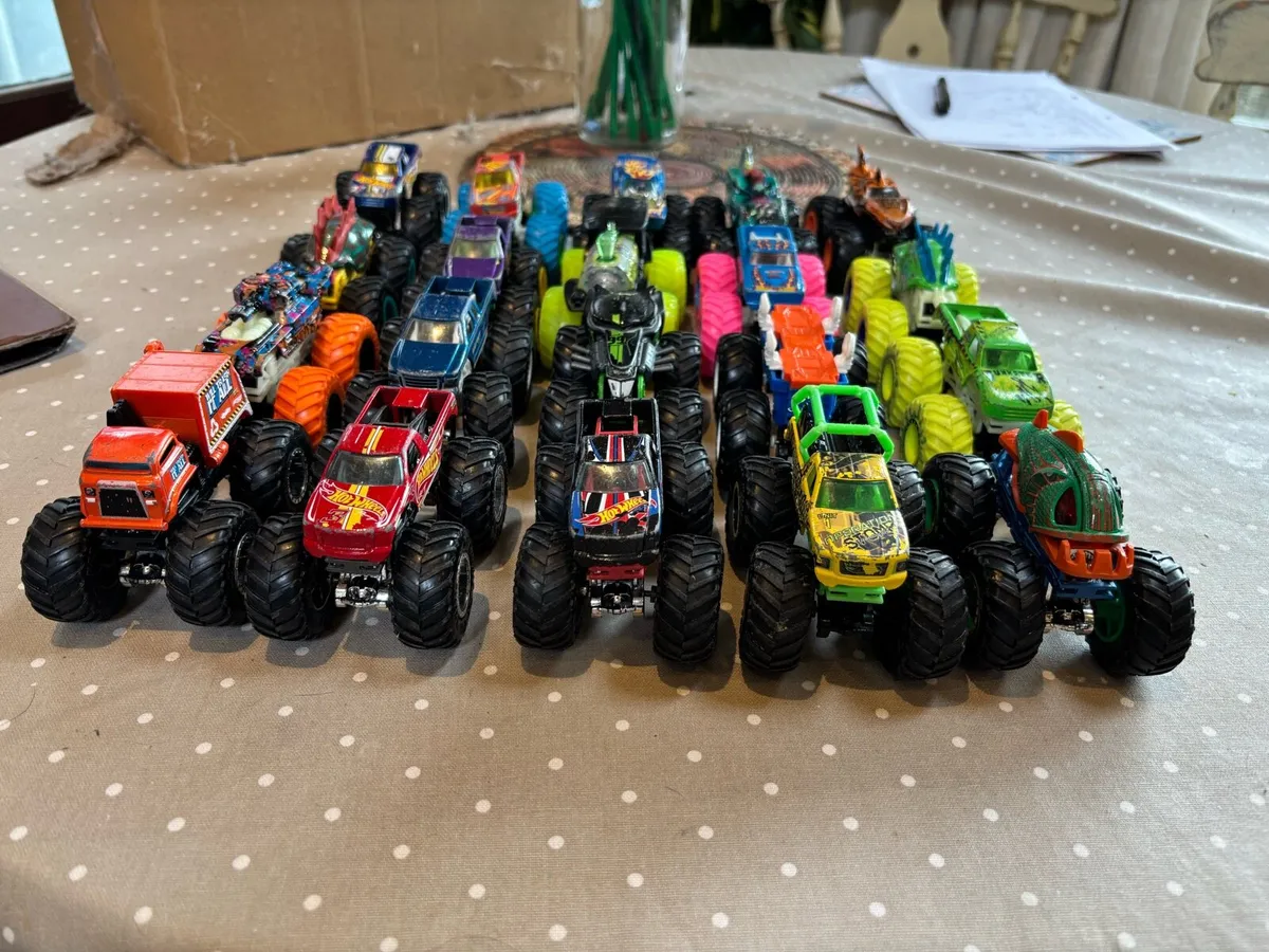 Hot Wheels Monster Trucks - Image 4