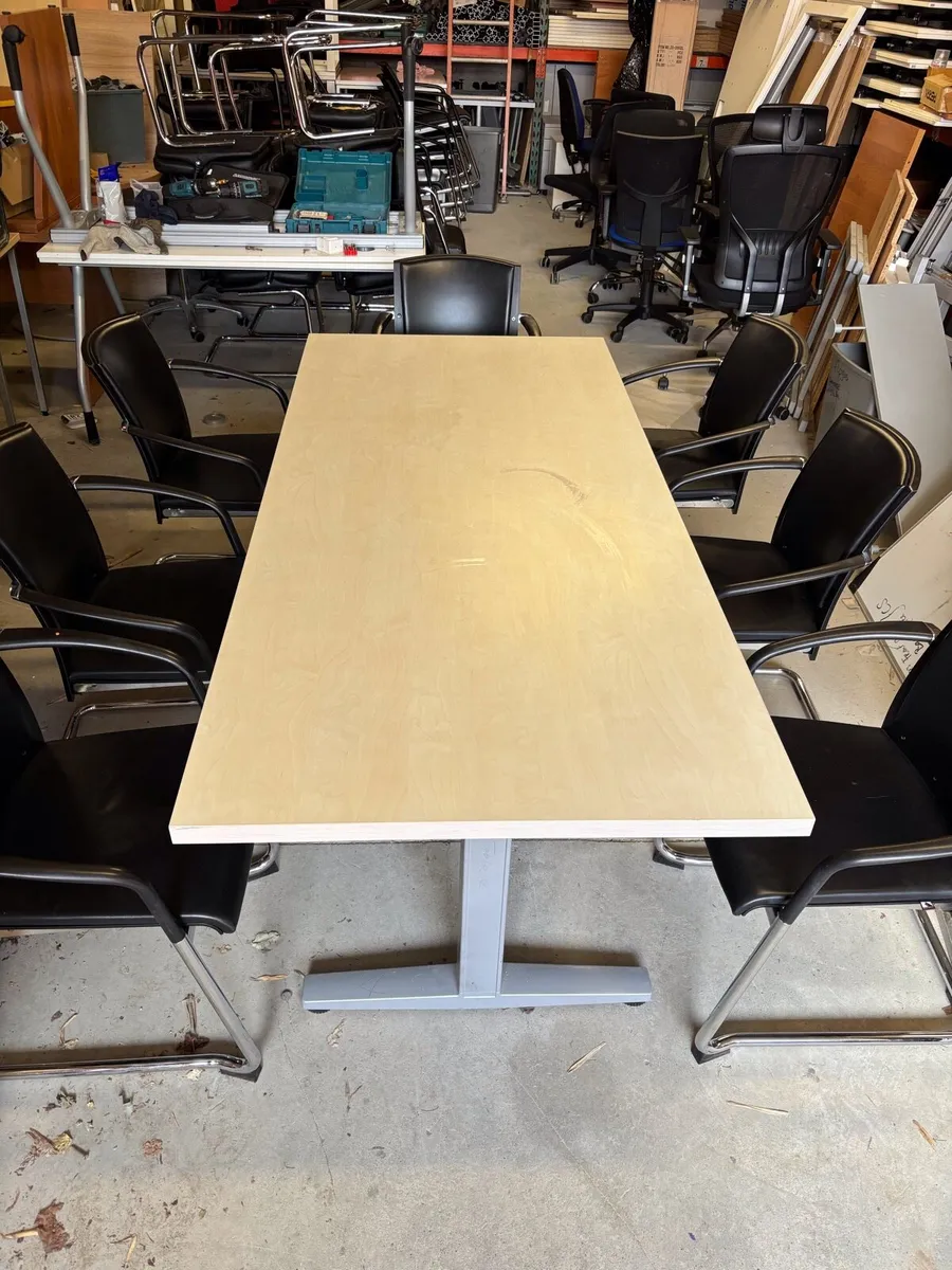 Conference table and chairs - Image 2
