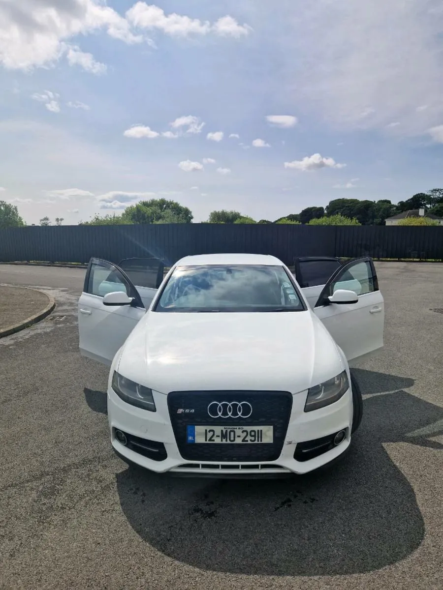 2012 White Audi A4 - Image 1
