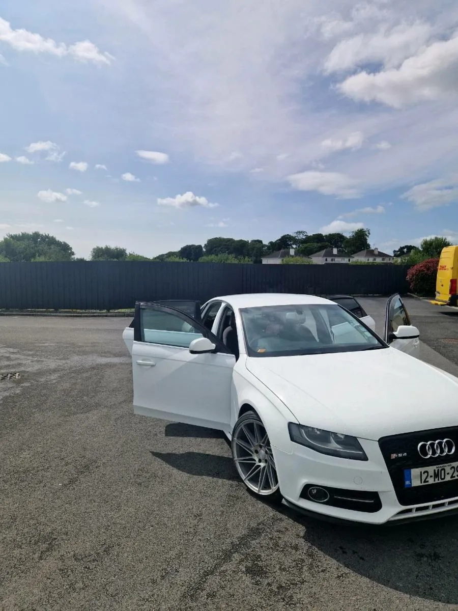 2012 White Audi A4 - Image 3