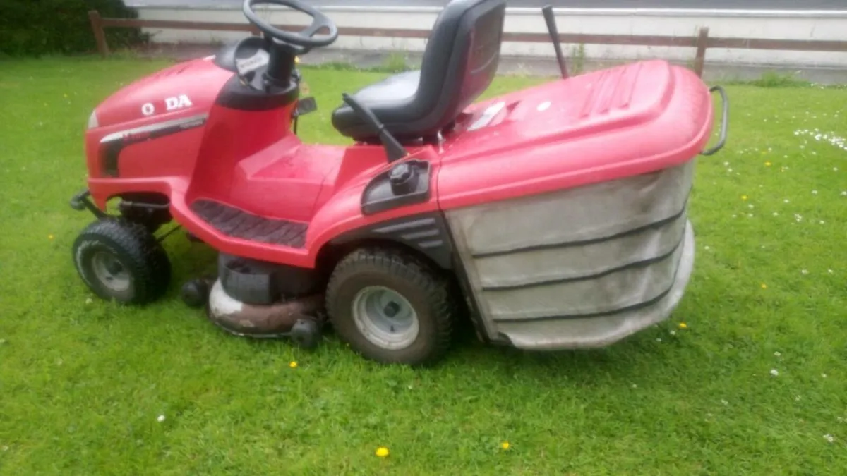 HONDA HYDROSTATIC MOWER - Image 3