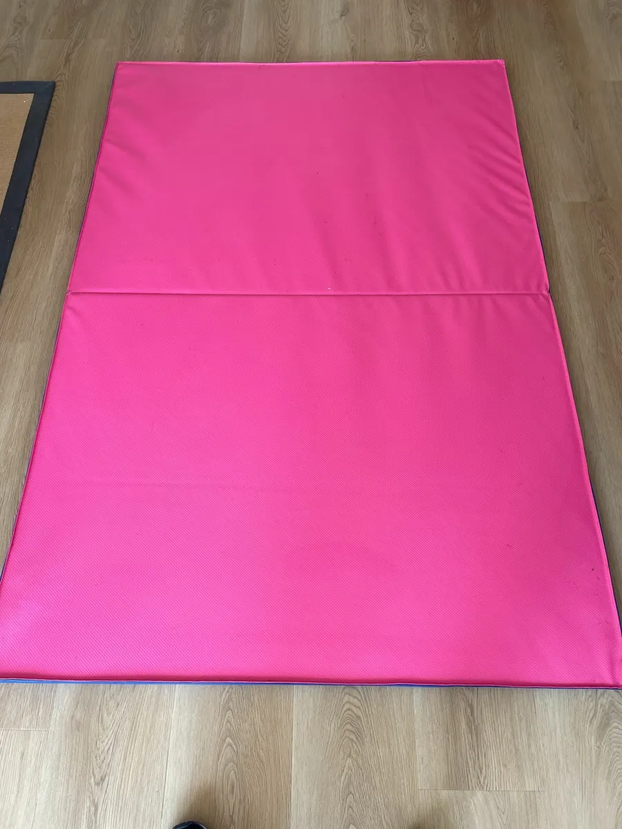 Beemat Folding Gymnastics Lightweight Mat - Image 3