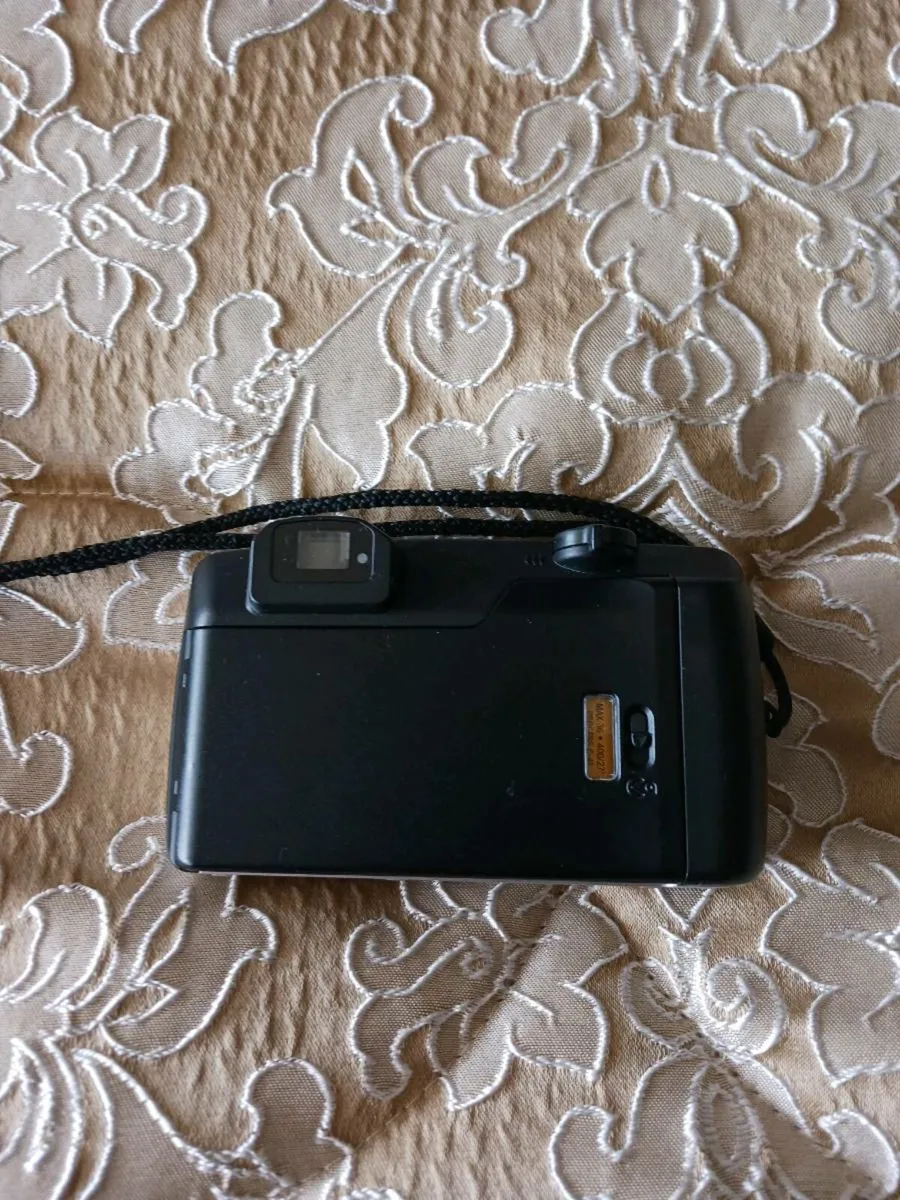 Pentax camera like new - Image 3
