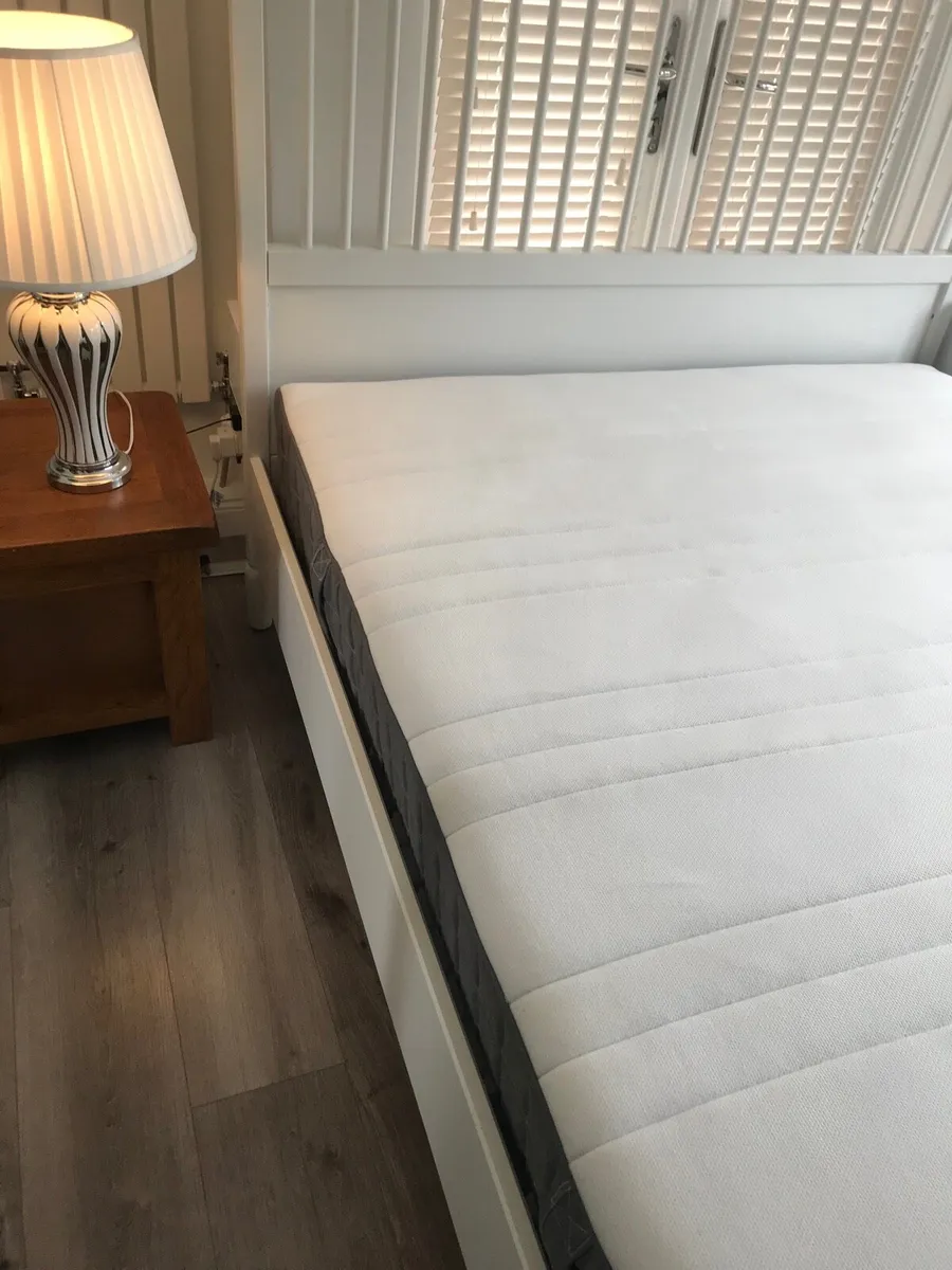 Fabulous king size bed - Image 2