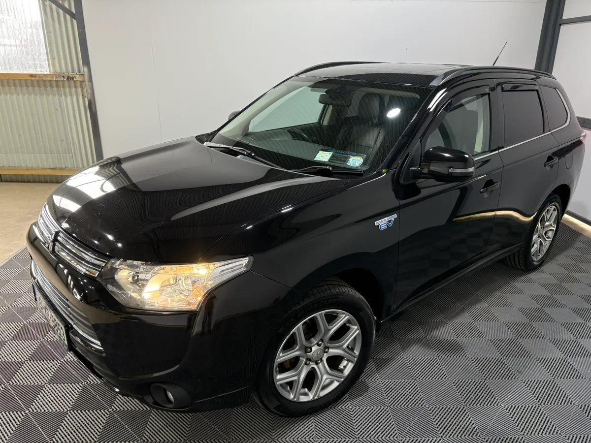Mitsubishi Outlander Plug In Hybrid 4WD 160 Bhp - Image 4