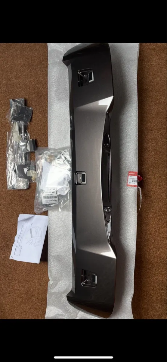 Honda CRV 2013 tailgate spoiler.