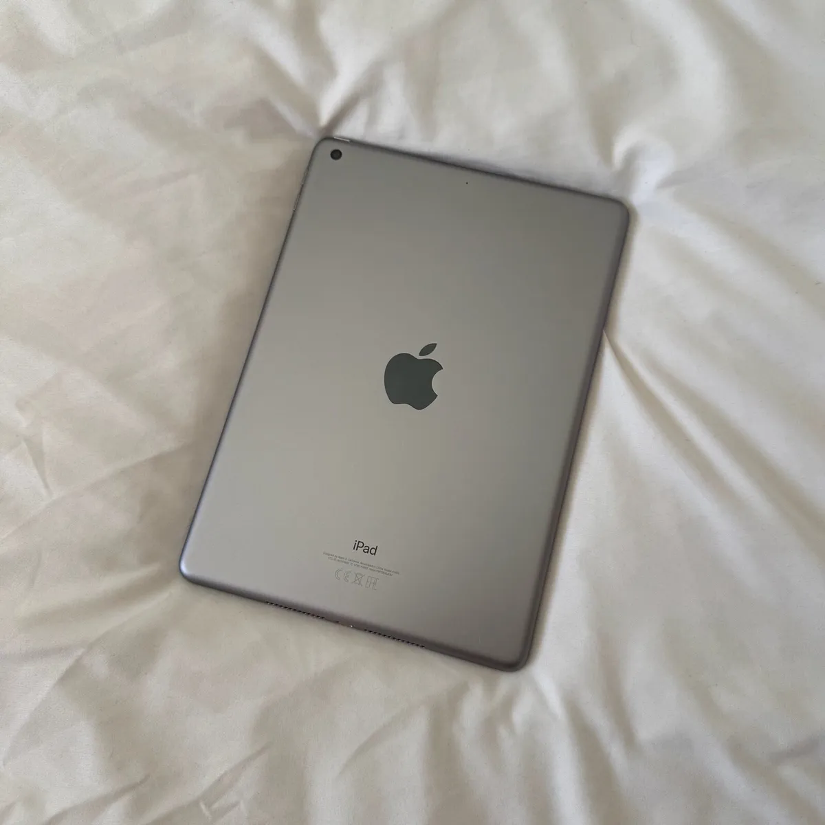 iPad 6th gen 32gb 5 years warranty - Image 1