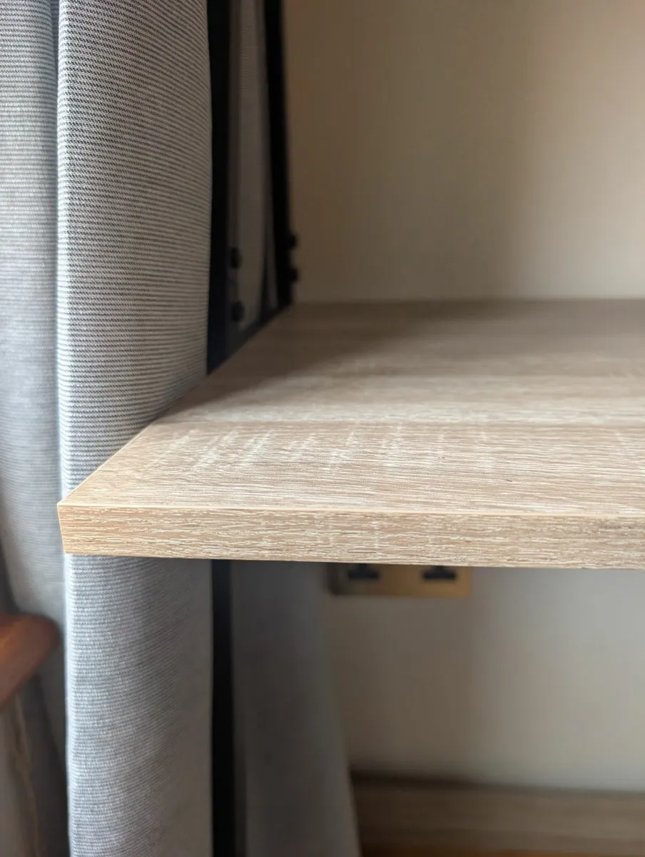 Desk - Image 4