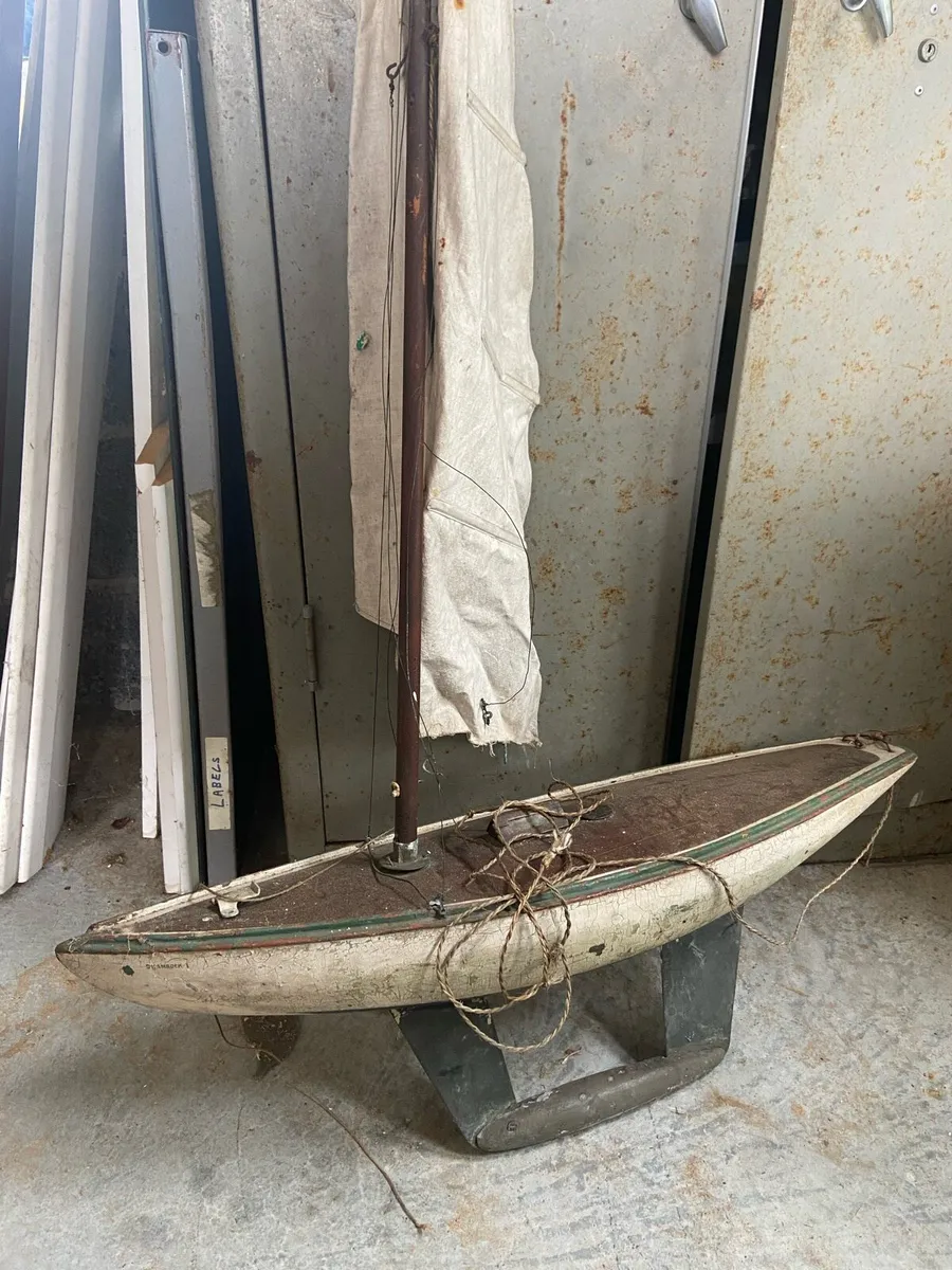 Pond yacht - Image 1