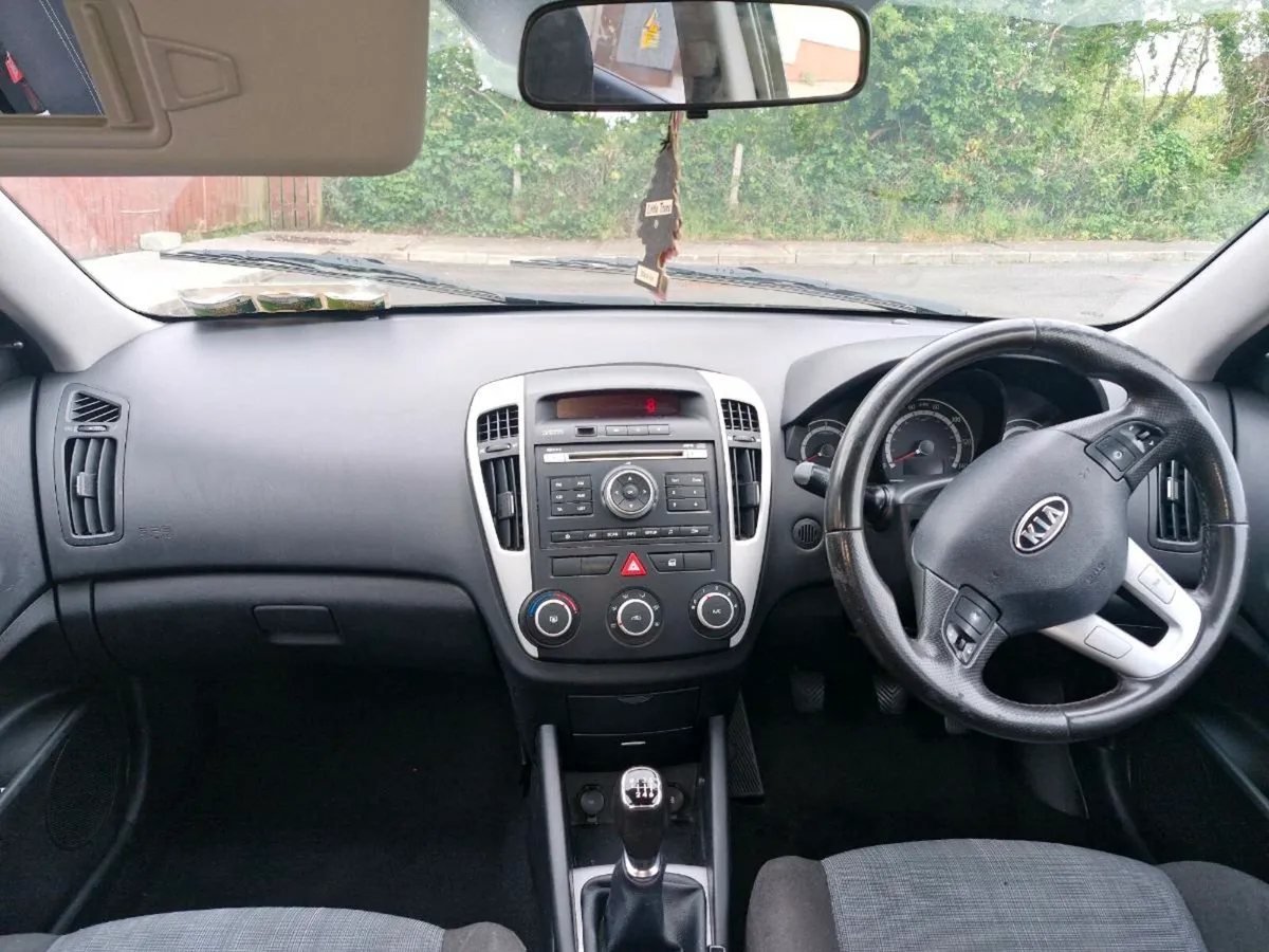 Kia Ceed - Image 2
