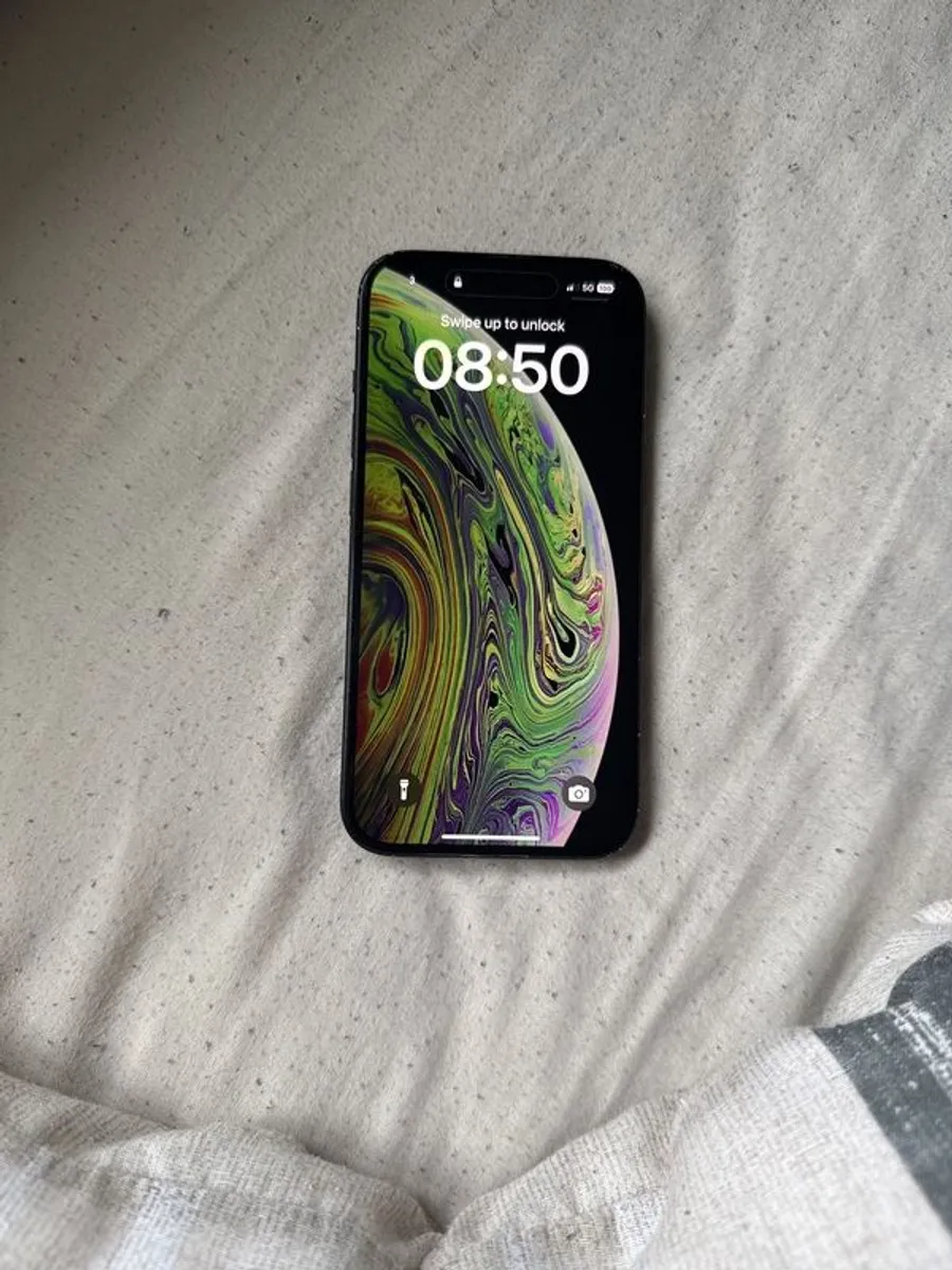 iPhone 15 - Image 1