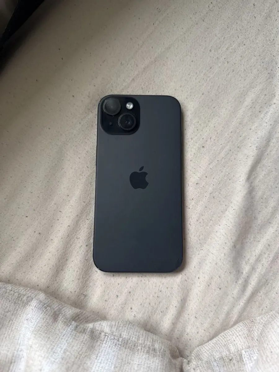iPhone 15 - Image 2
