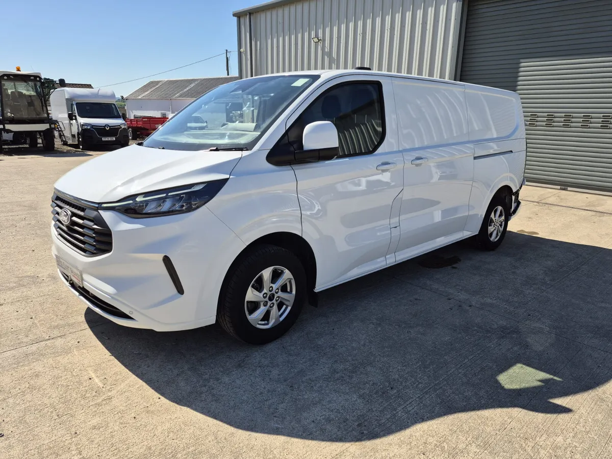 2024 CUSTOM LIMITED LWB 2.0 TDCI 140 BHP - Image 3