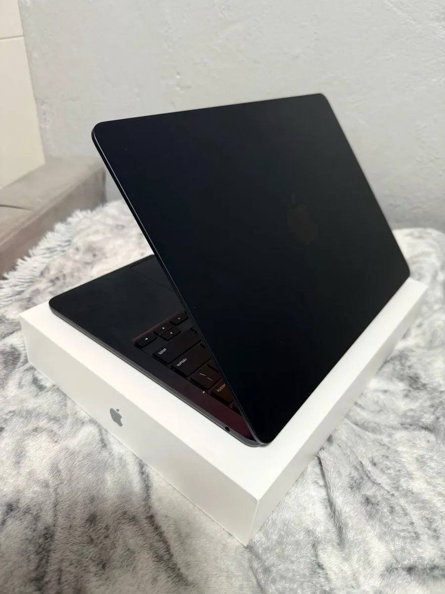 MacBook Air (M2, 2022) - Midnight - 256GB - Image 2