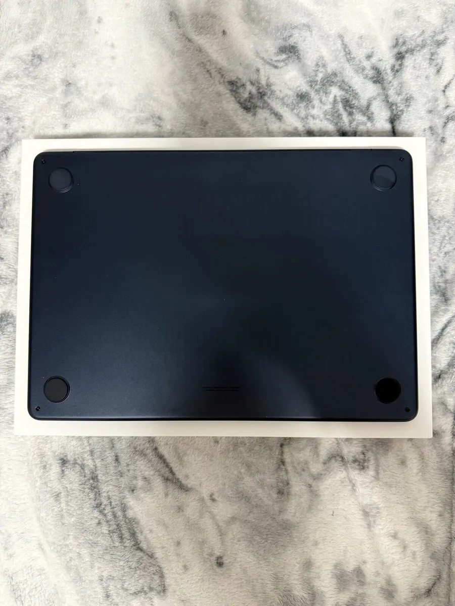 MacBook Air (M2, 2022) - Midnight - 256GB - Image 4