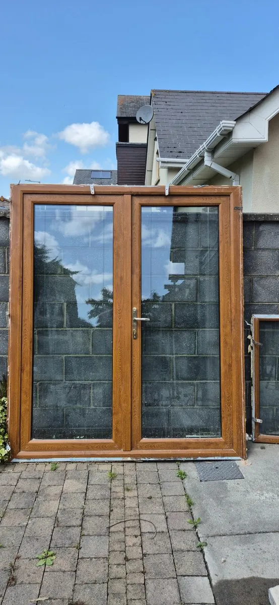 Door and window - Image 1