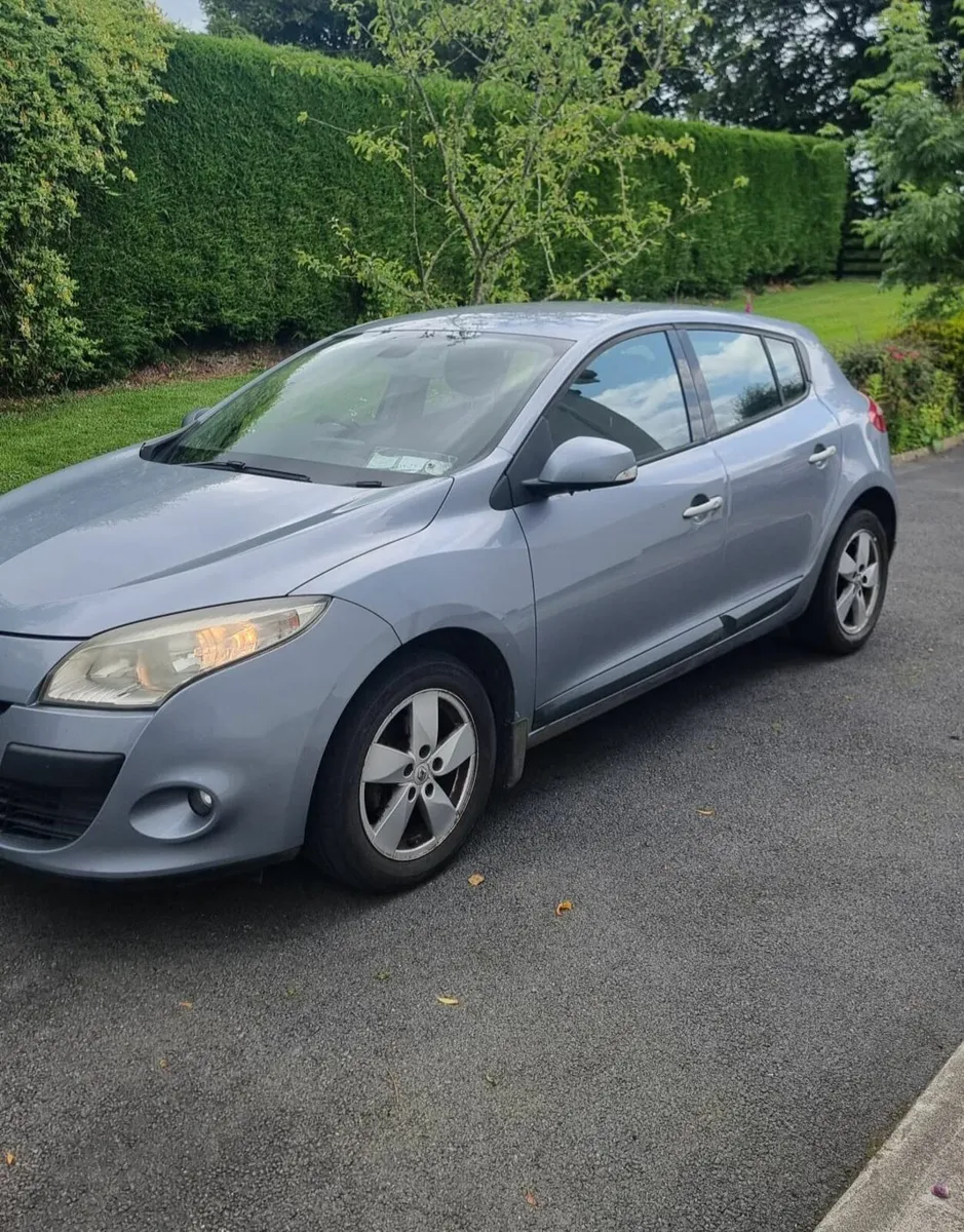 Renault Megane 2011 - Image 1