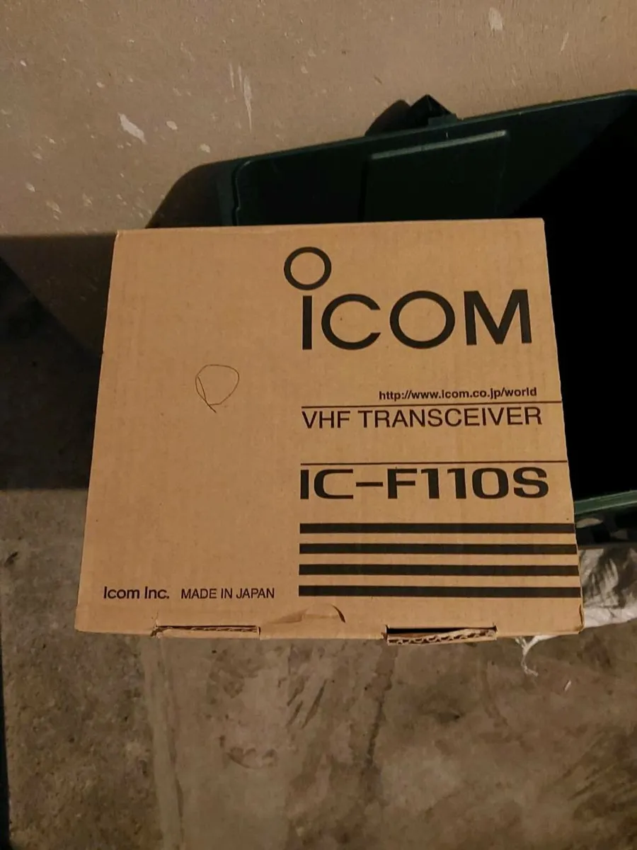 Icom two way radio and Motorola - Image 1