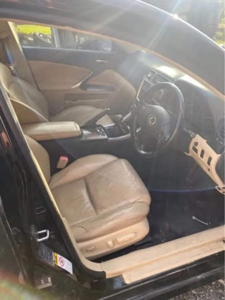 Lexus is220d - Image 4