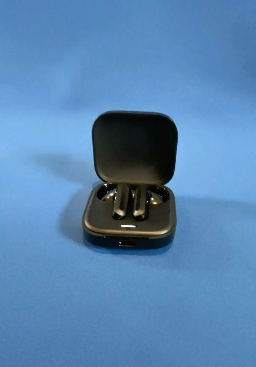 4 Brand New & 3 Sealed Xiaomi Redmi Buds 6 Active - Image 3