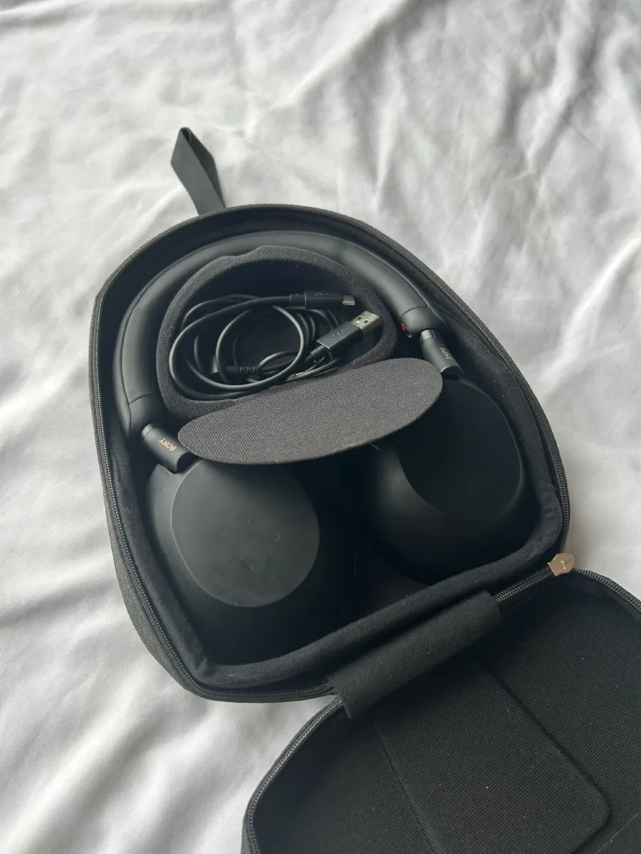 Sony xm5, Headphones - Image 1
