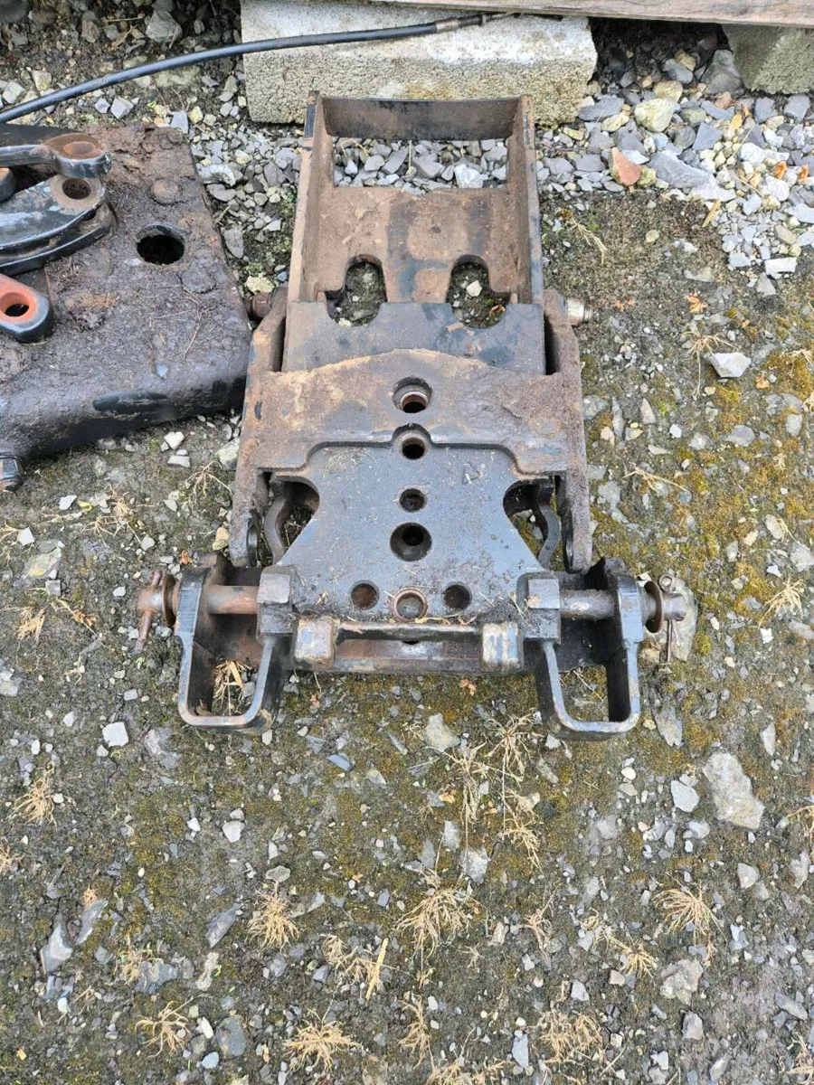 New holland ts hitch - Image 2