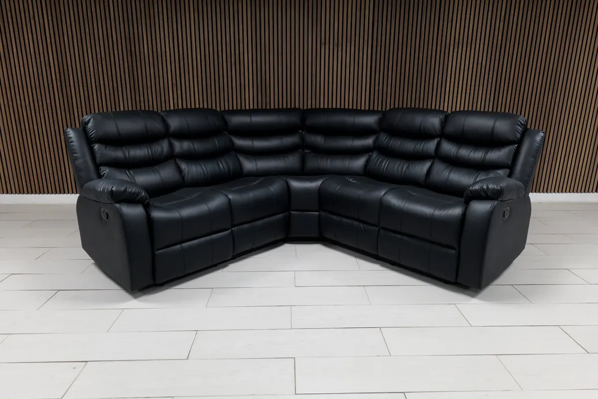 Roma Leather Manual Recliner Sofa - Image 3