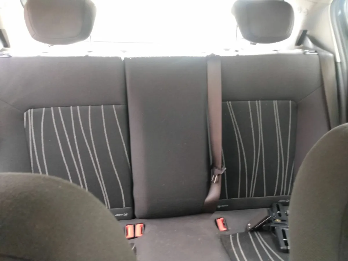 Opel Corsa 2010 - Image 3