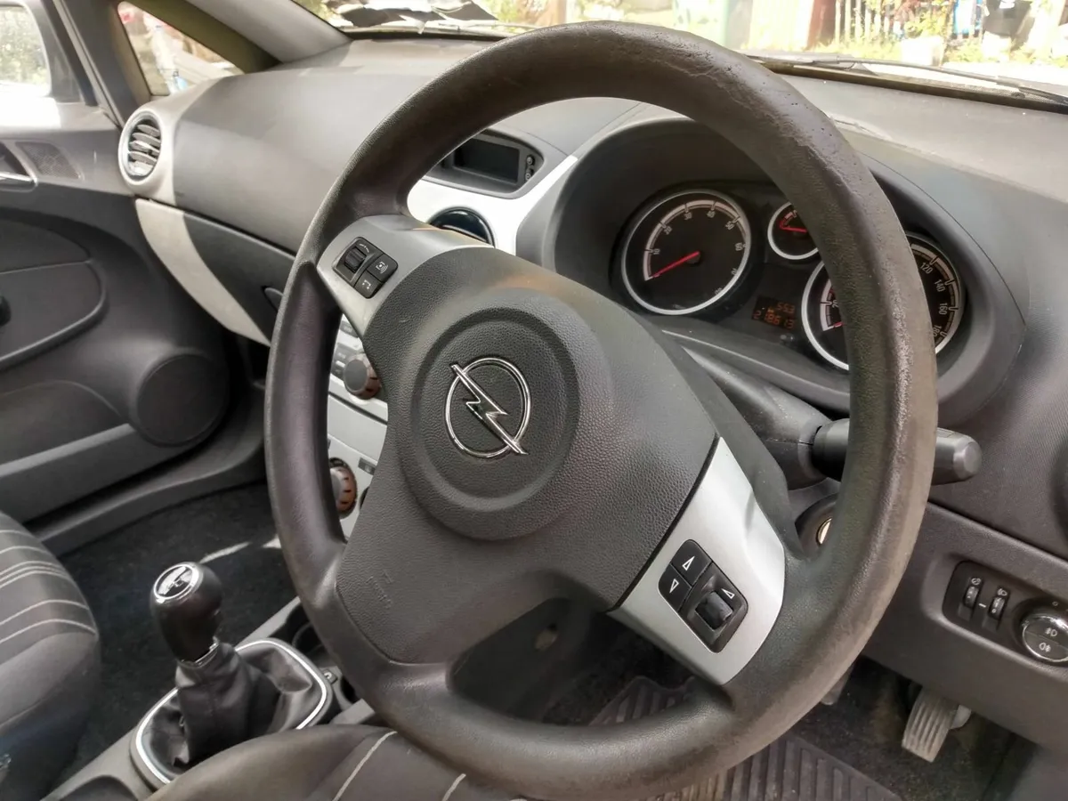 Opel Corsa 2010 - Image 4