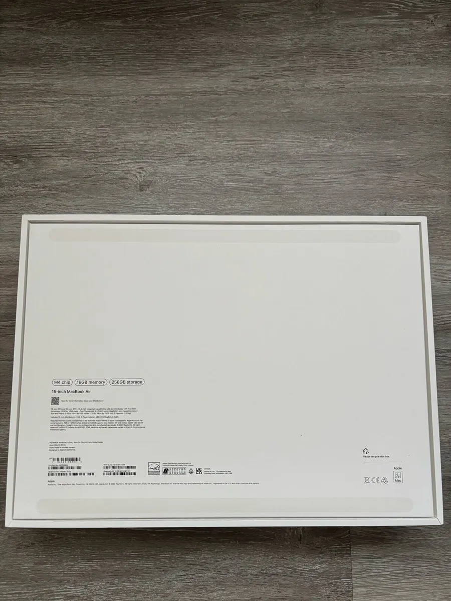 MacBook Air M4 15” 16GB 256SSD - Image 2
