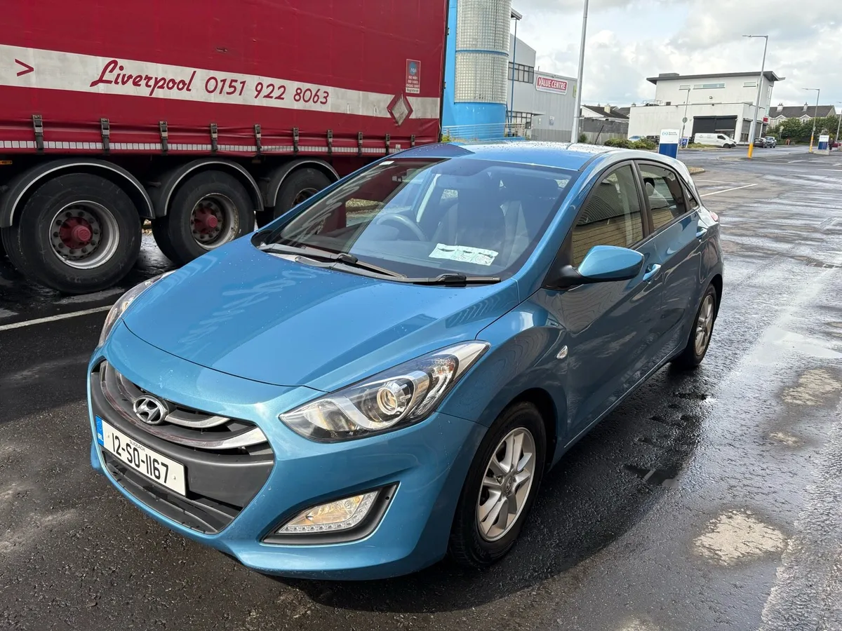 2012 HYUNDAI I30 NEW NCT 8-26 MINT - Image 2