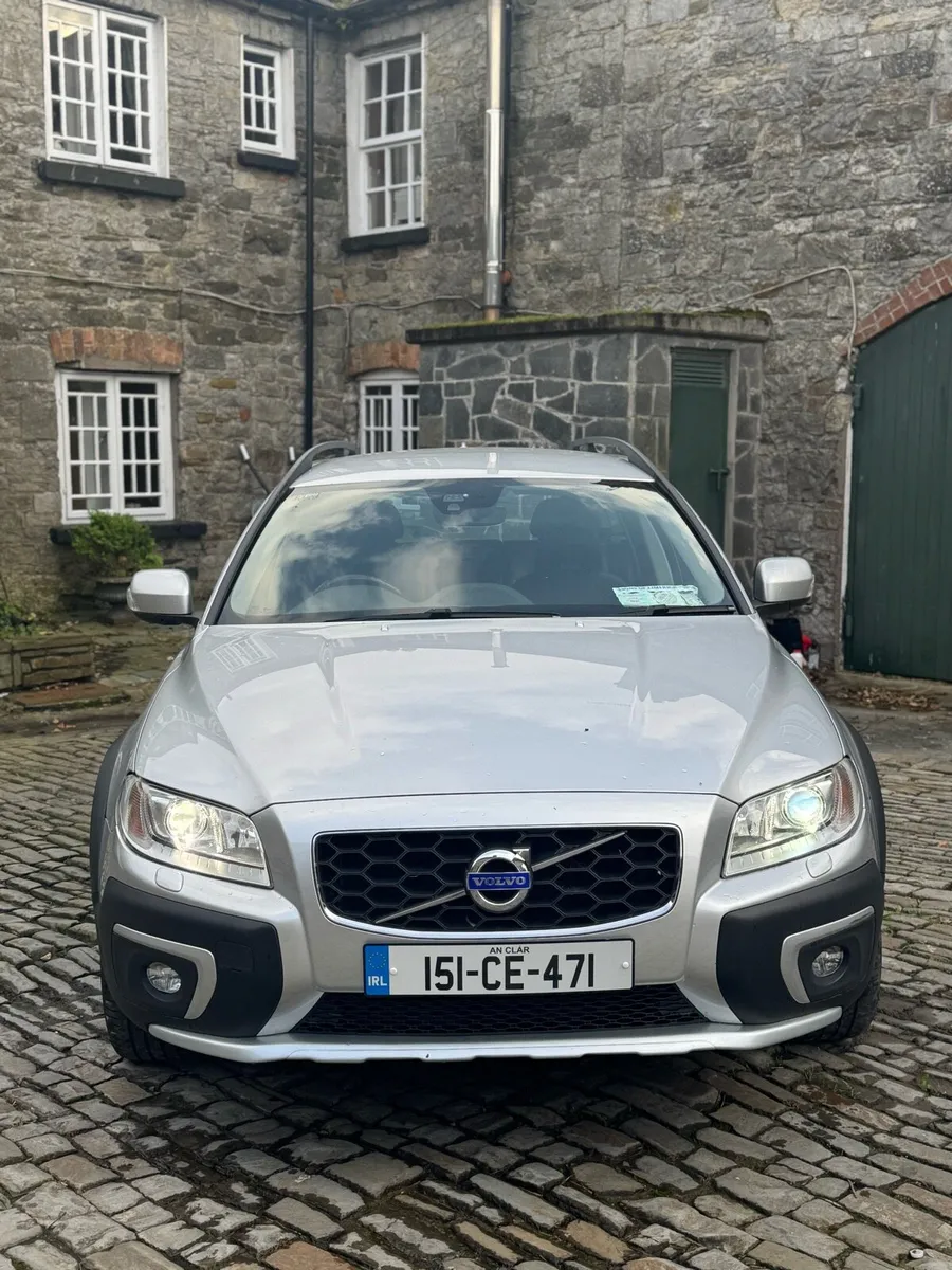 Volvo Xc70 (4x4 AWD) - Image 2