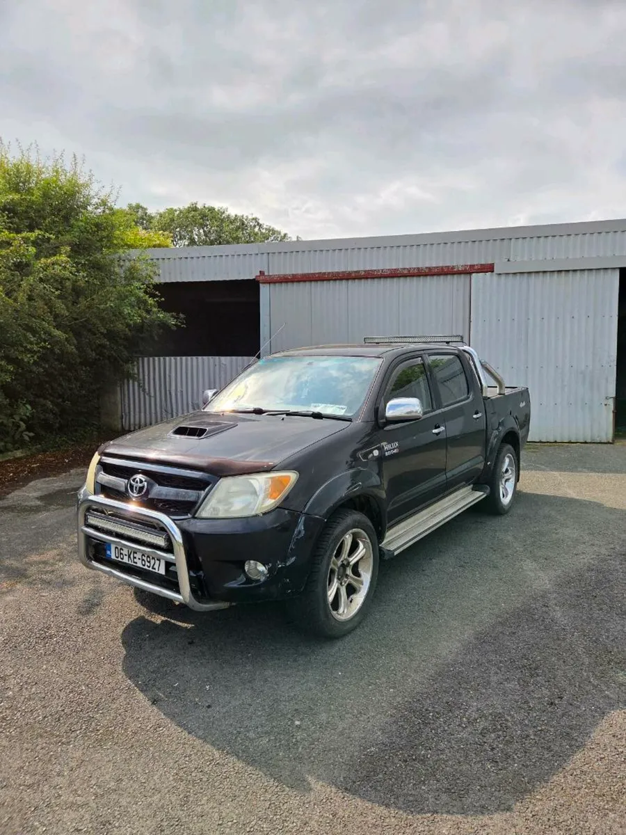 Toyota Hilux - Image 1
