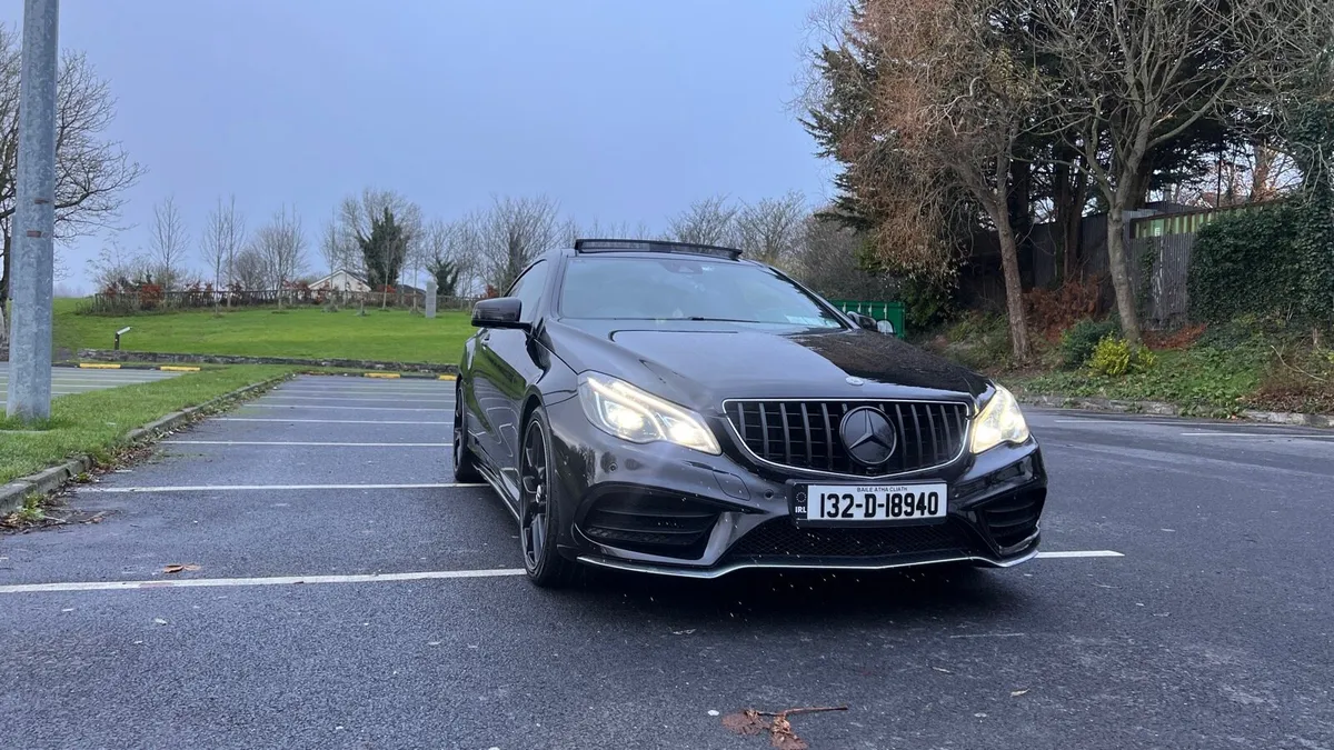 MERCEDES BENZ  E350D BLUETEC AMG SPORT - Image 4