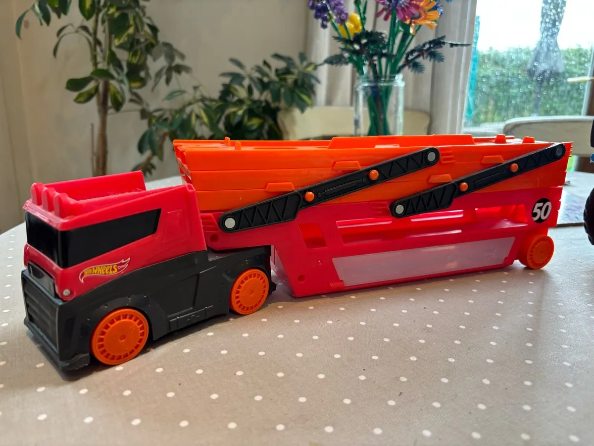 Hot Wheels car & Monster Truck Transporters - Image 3