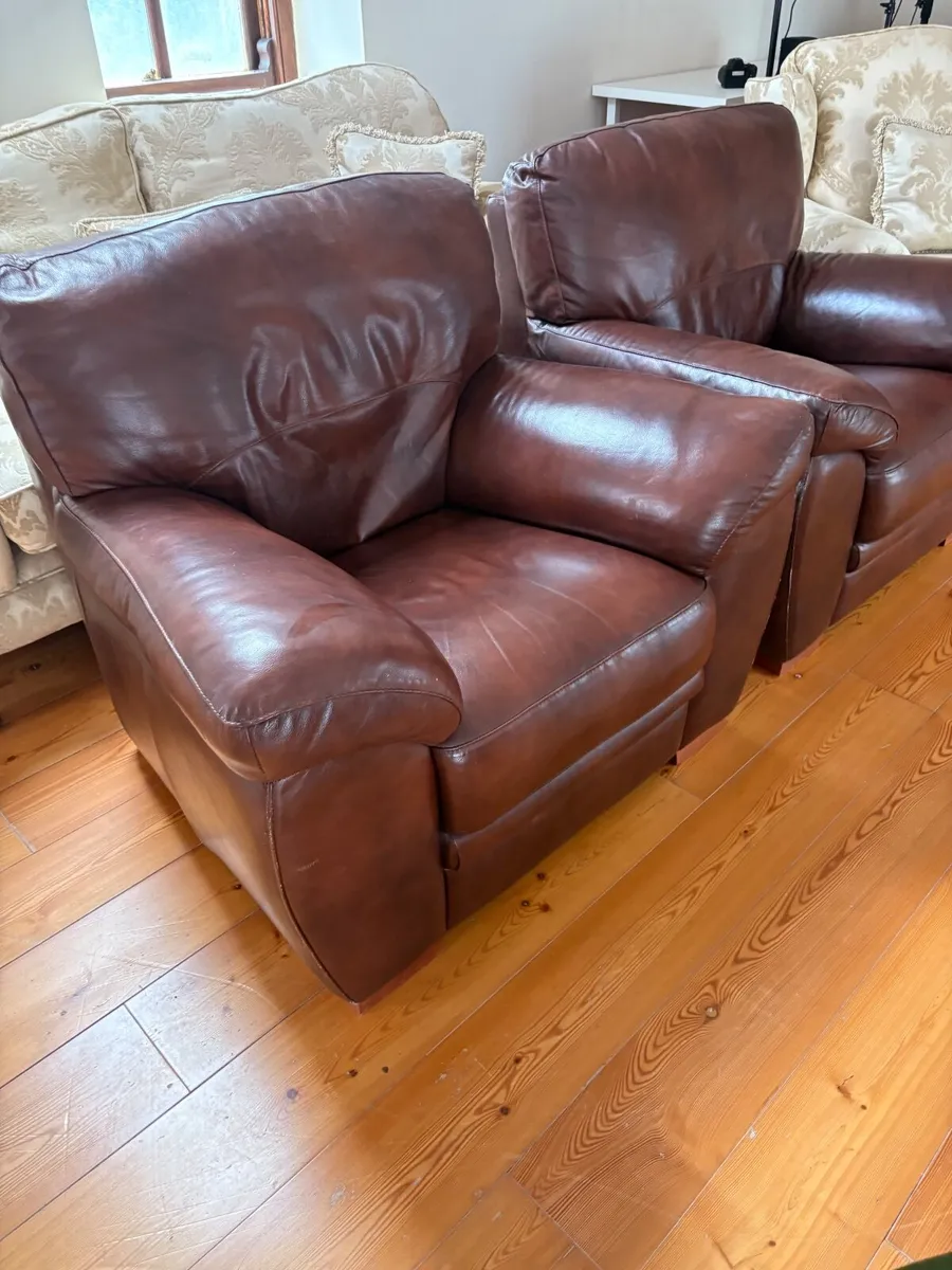 Pair of leather armchairs - Image 3