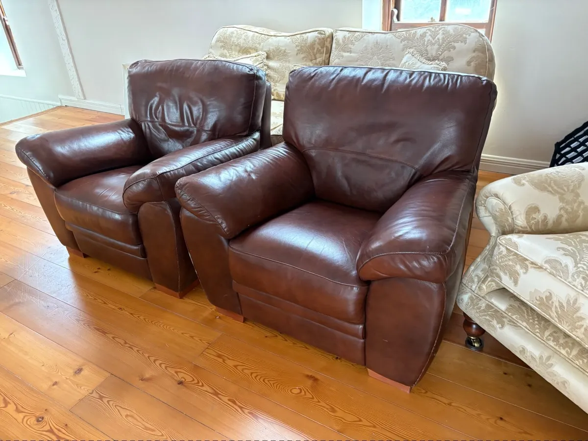 Pair of leather armchairs - Image 1
