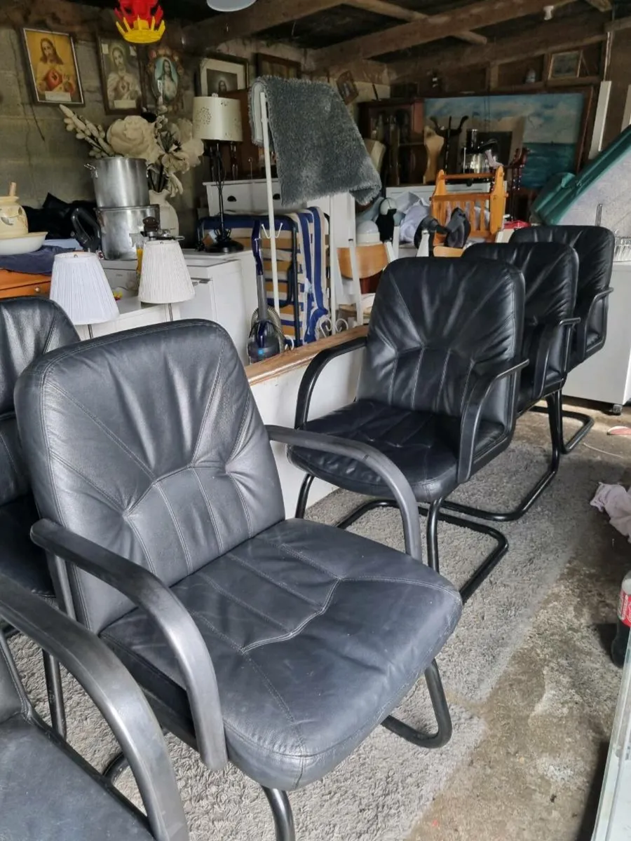 Leather chairs - Image 3